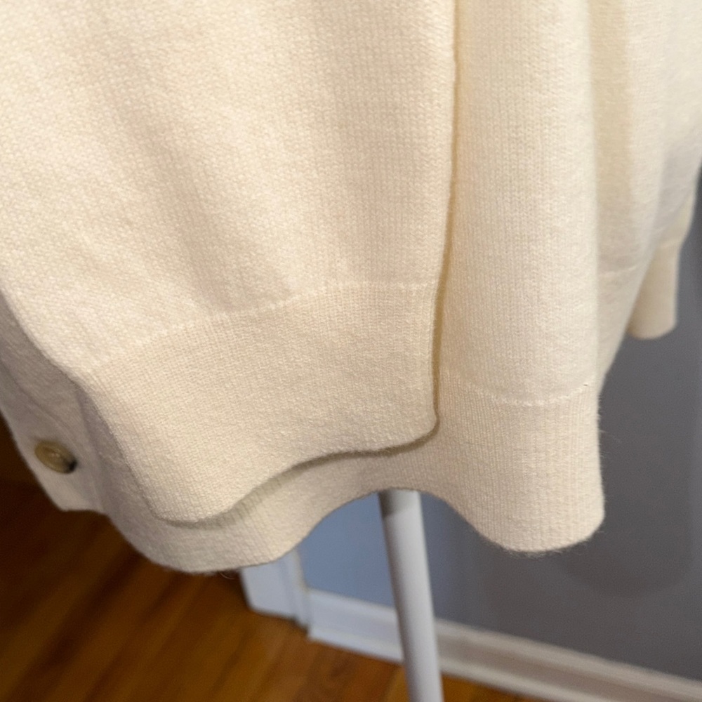 ALLUDE 100% Cashmere Elegant Cream Crew Neck Sweater - Picture 3 of 10